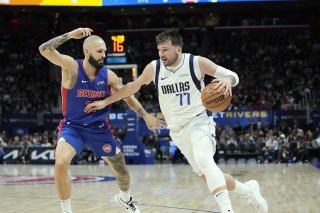 Luka Doncic (77) est en feu KEYSTONE/AP/Carlos Osorio